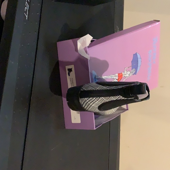 Black and white plaid rain boot - Picture 5 of 5